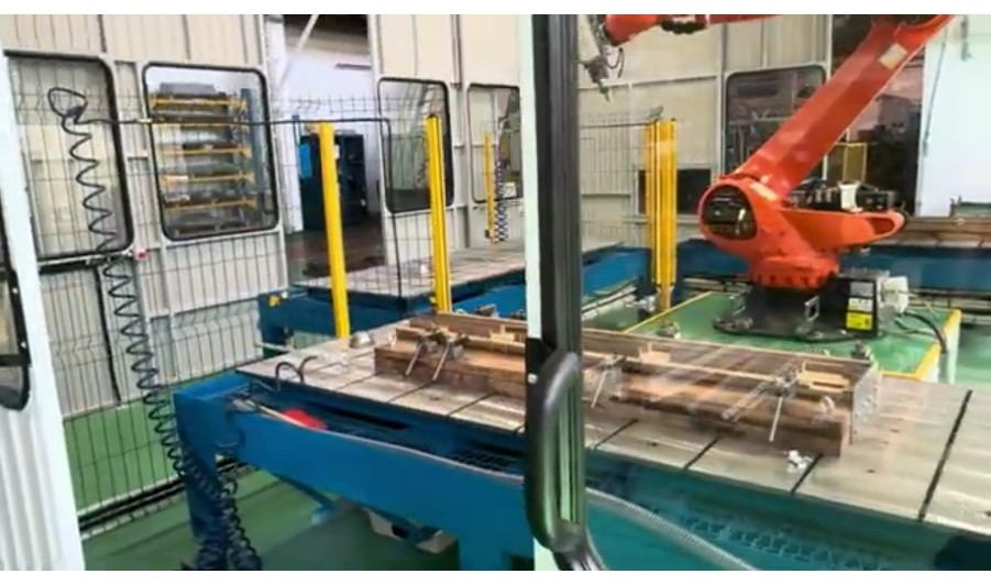 Роботизированный комплекс фрезерной обработки деталей на базе робота KUKA